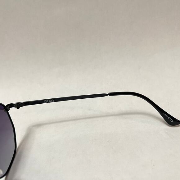 New Quay Australia Big Time Sunglasses Black Smoke Polarized SKU Q059 main image 7